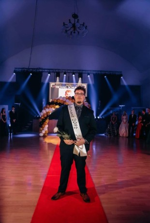 8C222C09-FD36-44CC-8B56-793C15114E94