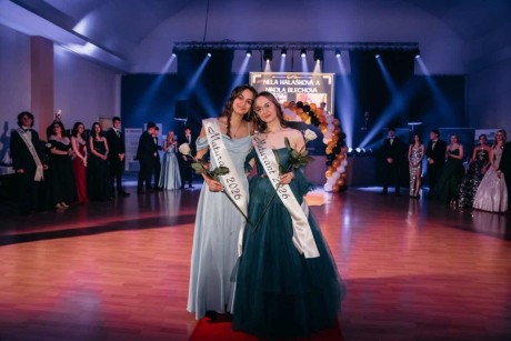 9FD719D8-7360-4966-95F4-66608D4B2B20