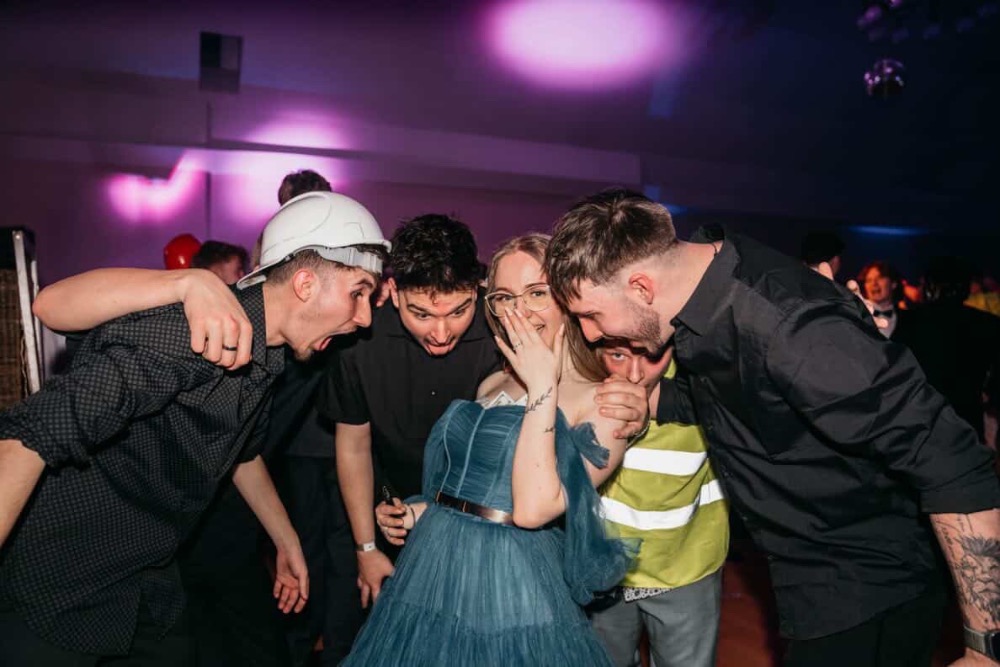 9D9E3AD5-26AC-4553-9A9B-E44FC4EE8F12