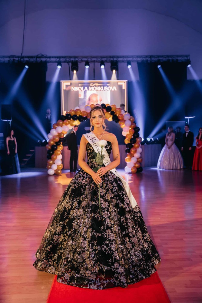 A5E86A3E-2064-4033-9AA9-C833C8B627AC