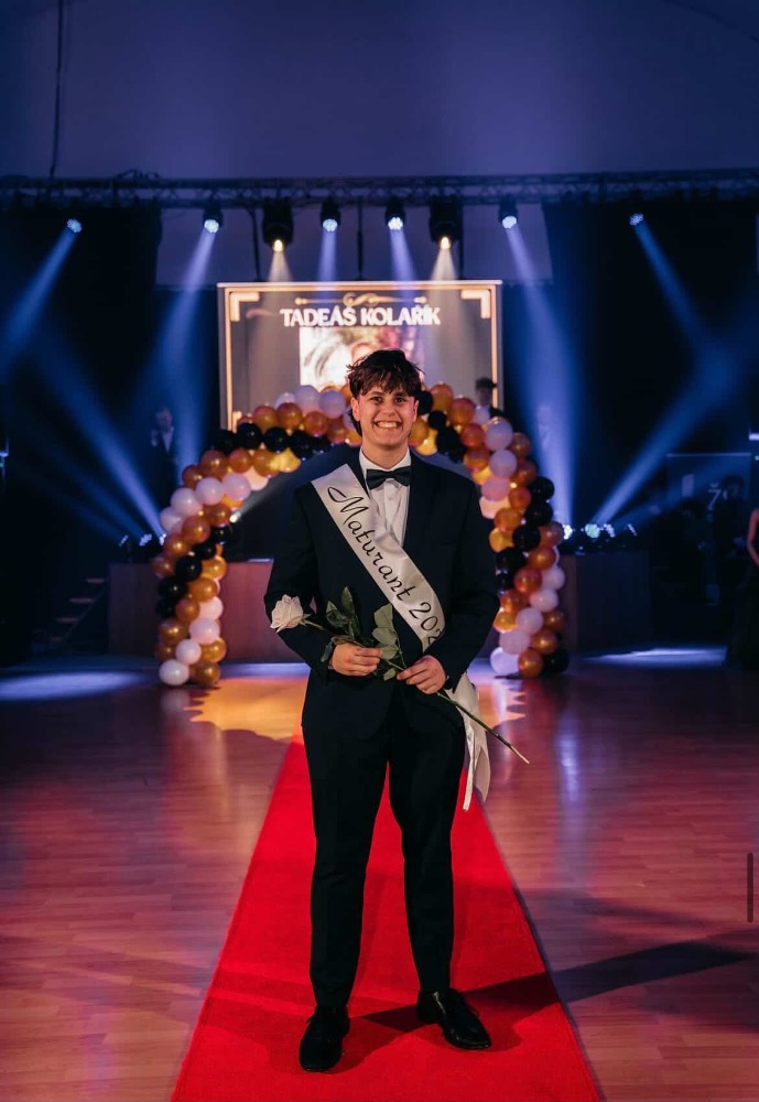 A59A84F0-EA16-421D-99DE-5A112820B706